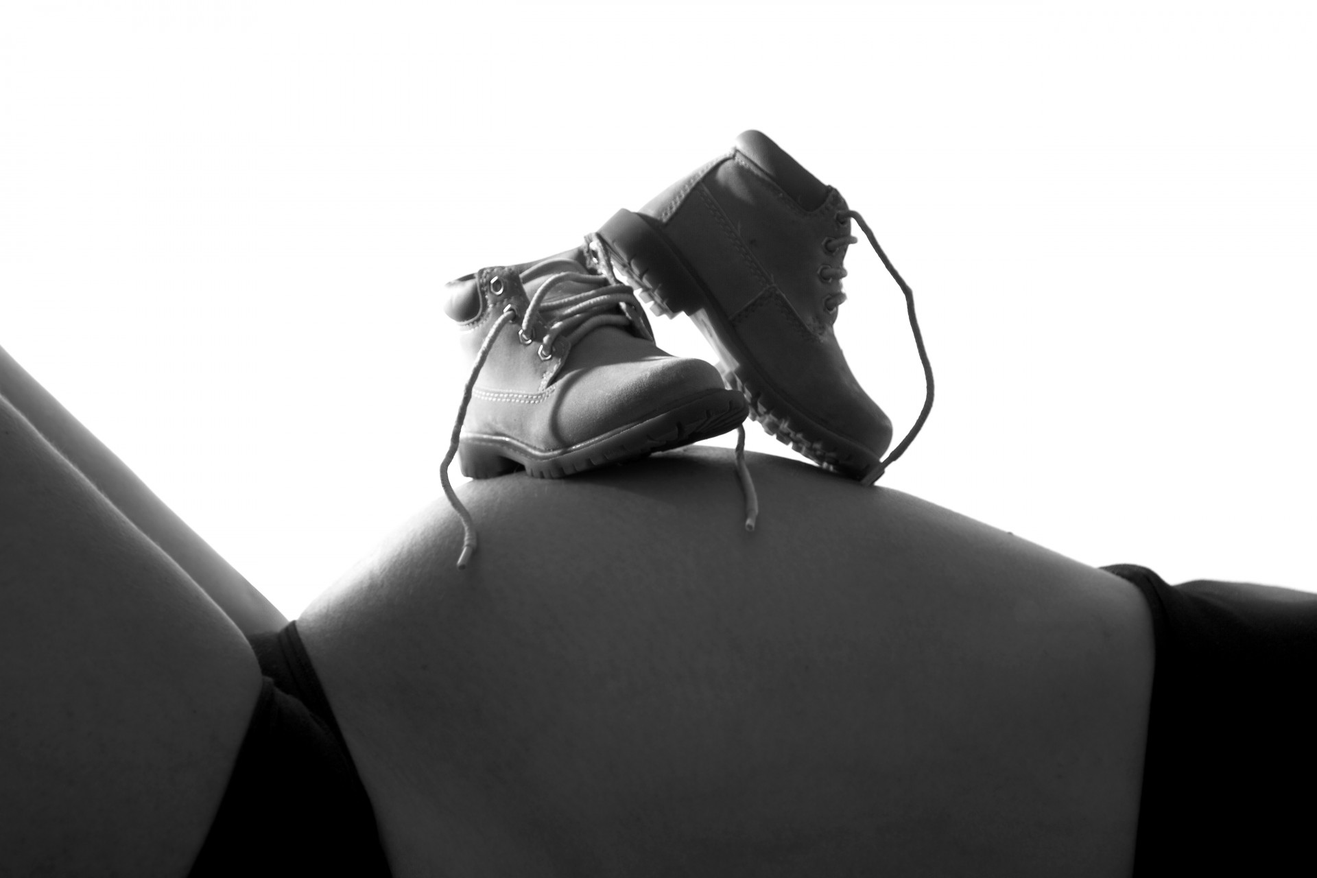 Pregnancy Tech: Wearable Device Monitors Contractions Empowering Women