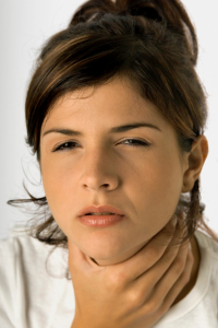 symptoms of bacterial throat infections