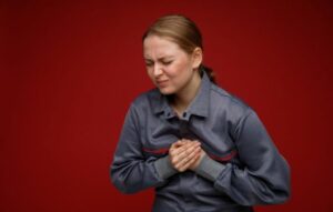 young-girl-having-chest-pain